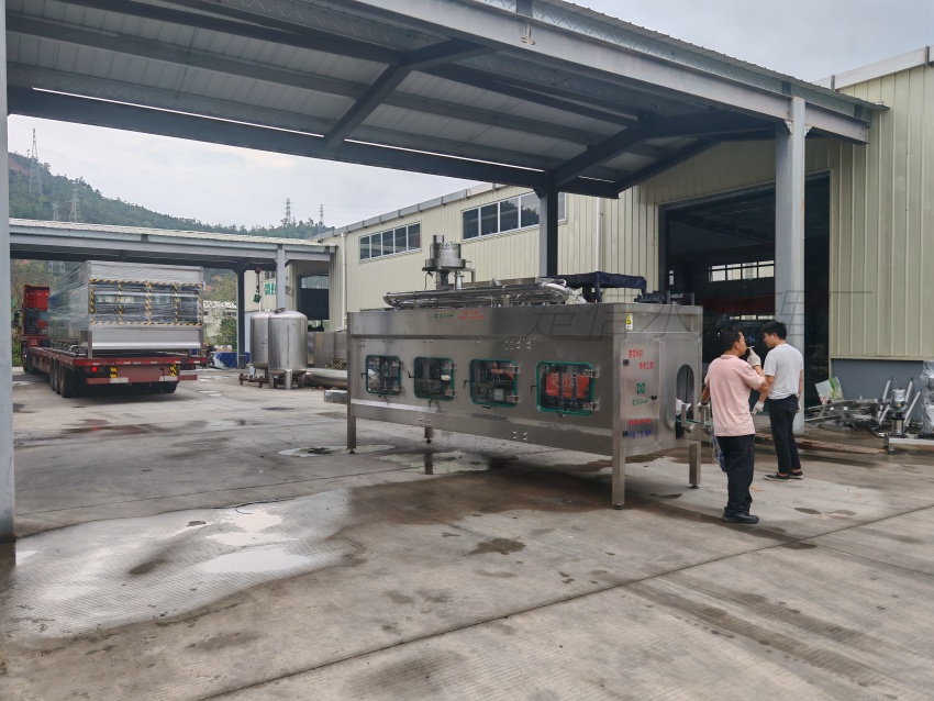 ห้องสะอาดสำหรับโรงงานน้ำดื่มต้องใช้อุปกรณ์อะไรบ้าง? รายการอุปกรณ์ครบถ้วนตามมาตรฐาน ISO 8 และบทบาทของแต่ละชิ้น